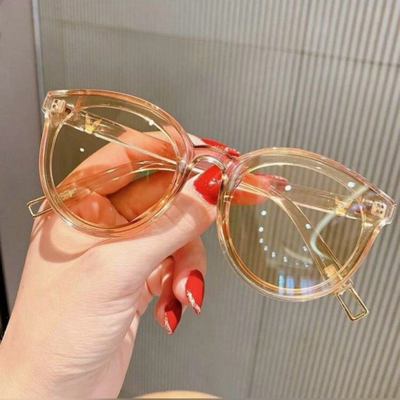 1pc New Cute Baby Sunglasses Retro Literary Metal Small V Polarized Sun Glasses - Picture 2 of 2